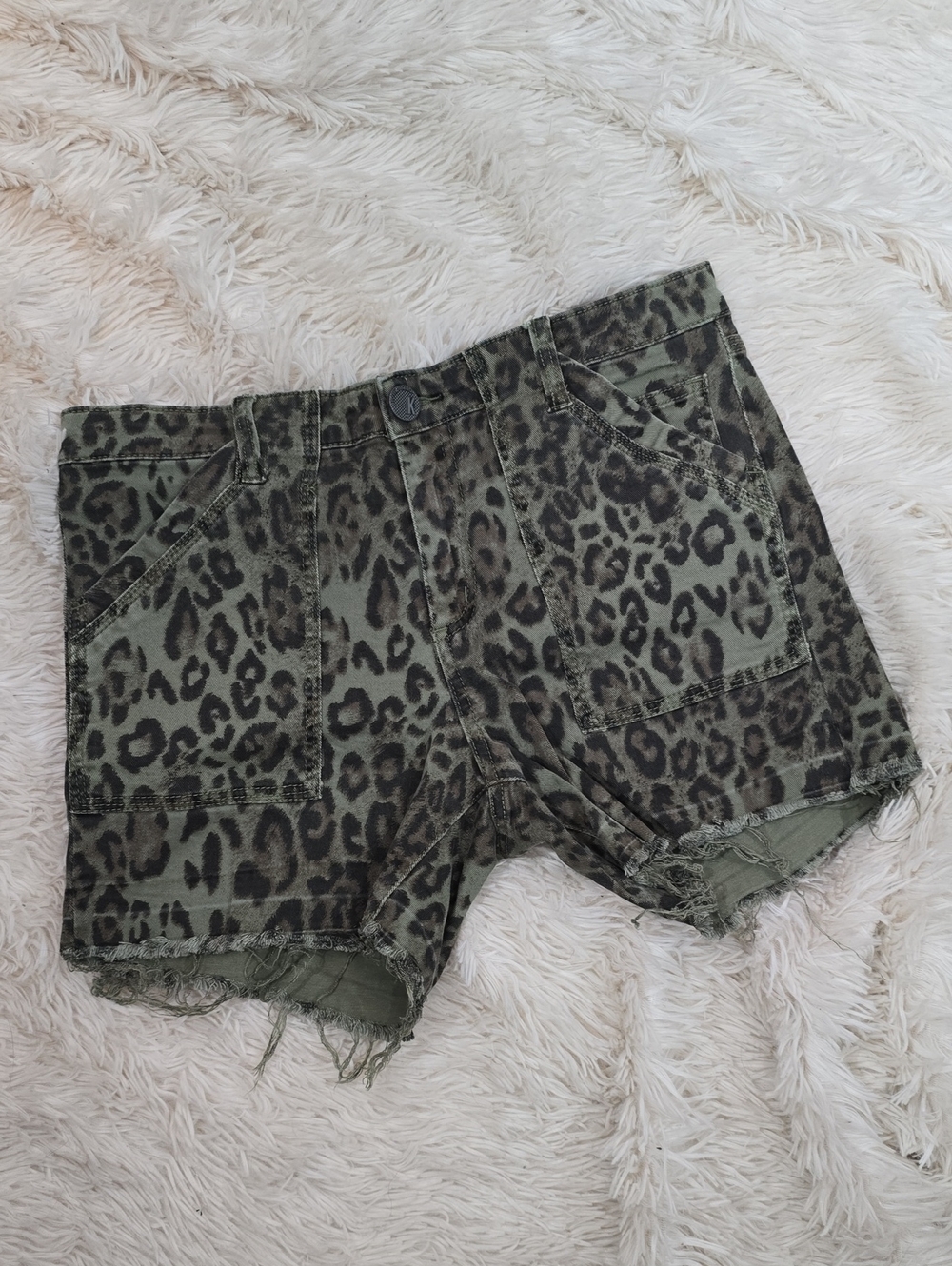 Kut from the Kloth Olive Green Leopard Print Denim Shorts Size 8